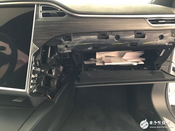 特斯拉Autopilot2.0計(jì)算單元全拆解，英偉達(dá)PX 2到底長(zhǎng)什么樣？